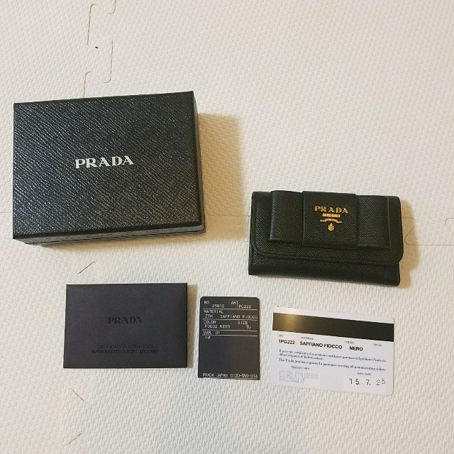 PRADA(プラダ)のPRADA♡サフィアーノ NERO リボンキーケース レディースのファッション小物(キーケース)の商品写真