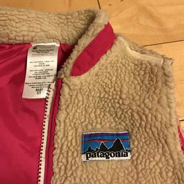 patagonia(パタゴニア)の大きな木の木様専用◯5T パタゴニア フリースベスト キッズ/ベビー/マタニティのキッズ服女の子用(90cm~)(ジャケット/上着)の商品写真