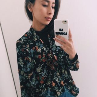 アメリヴィンテージ(Ameri VINTAGE)の【美品】完売カラー Ameri BOW TIE SPRINKLE BLOUSE(シャツ/ブラウス(長袖/七分))