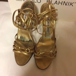 マノロブラニク(MANOLO BLAHNIK)のマノロブラニク サンダル ゴールド 36(サンダル)