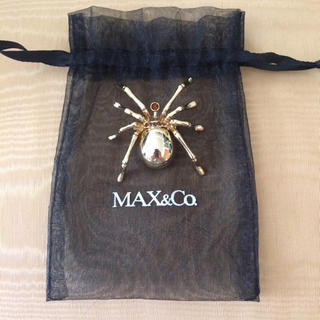 マックスアンドコー(Max & Co.)のMAX&Co 新品ブローチ(バンダナ/スカーフ)