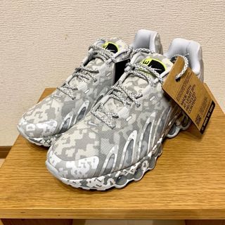 C.E × NIKE エアマックスDN8