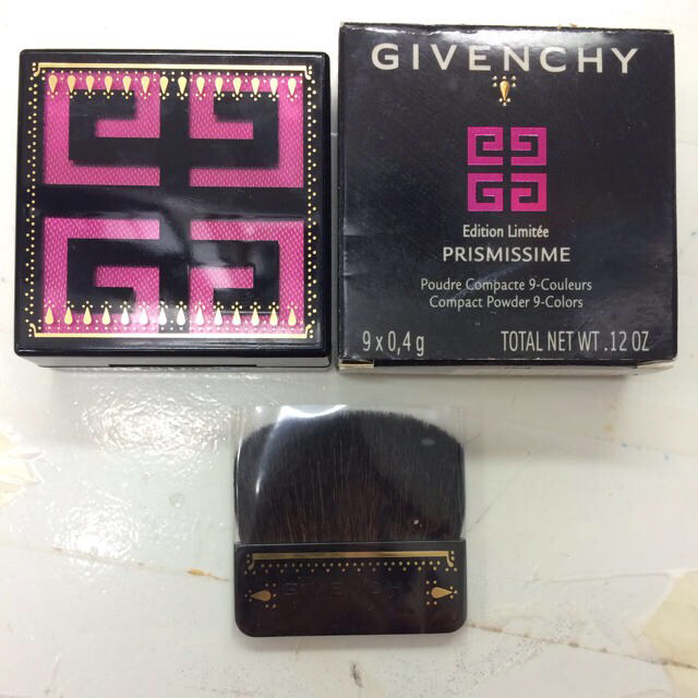 GIVENCHY(ジバンシィ)の新品GIVENCHYフェイスパウダー☆ コスメ/美容のベースメイク/化粧品(その他)の商品写真