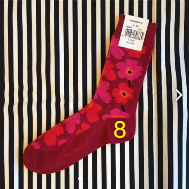 marimekko(マリメッコ)の【新品・未使用】マリメッコ 靴下 ウニッコ 40〜42 レディースのレッグウェア(ソックス)の商品写真