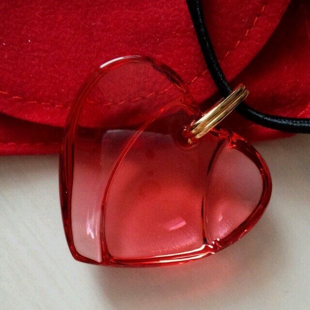 Baccarat(バカラ)の美品■バカラ■ネックレスチョーカー■赤ガラス レディースのアクセサリー(ネックレス)の商品写真