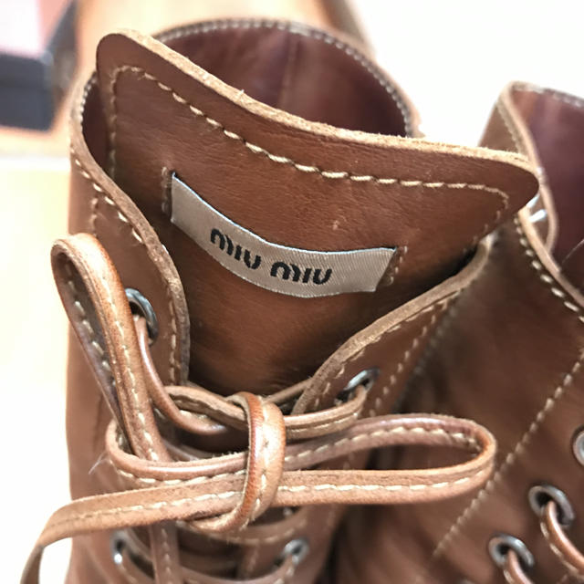 miumiu(ミュウミュウ)の【4月末まで】miumiu ショートブーツ レディースの靴/シューズ(ブーツ)の商品写真