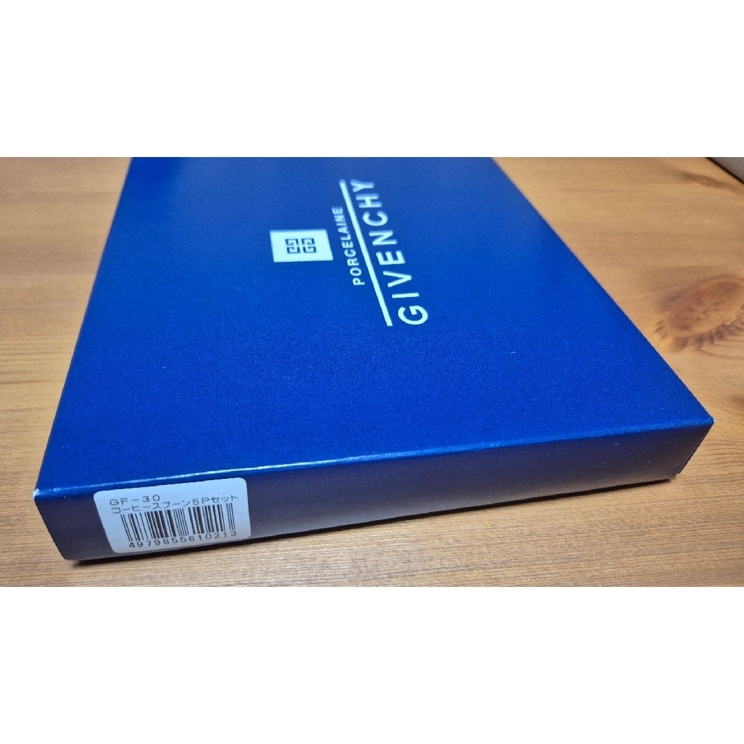 GIVENCHY(ジバンシィ)のGIVENCHY　コーヒースプーン5Pセット　新品・未使用品　匿名配送 インテリア/住まい/日用品のキッチン/食器(カトラリー/箸)の商品写真