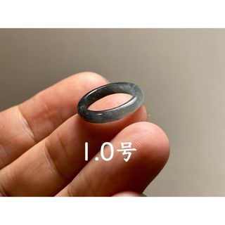 L13-228ピンキーリング氷糯種黒翡翠1.0号グアテマラ産A貨本翡翠 くりぬき(リング(指輪))