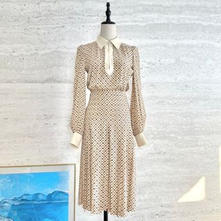 セリーヌ(CELINE)の未使用★CELINE★トリオンフ★プリーツ★シルク★ワンピース★エディスリマン(ロングワンピース/マキシワンピース)