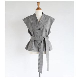 girlish シンチジレ　ジレ　ベスト　新品　st.cecilia(ベスト/ジレ)