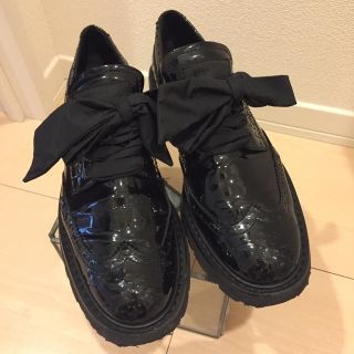 プラダ(PRADA)のPRADA ビックリボン🎀シューズ(ローファー/革靴)