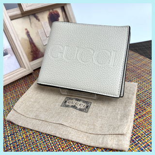 グッチ(GUCCI)の✨ほぼ未使用品✨GUCCI グッチ　レザー二つ折り財布　コンパクトウォレット(財布)