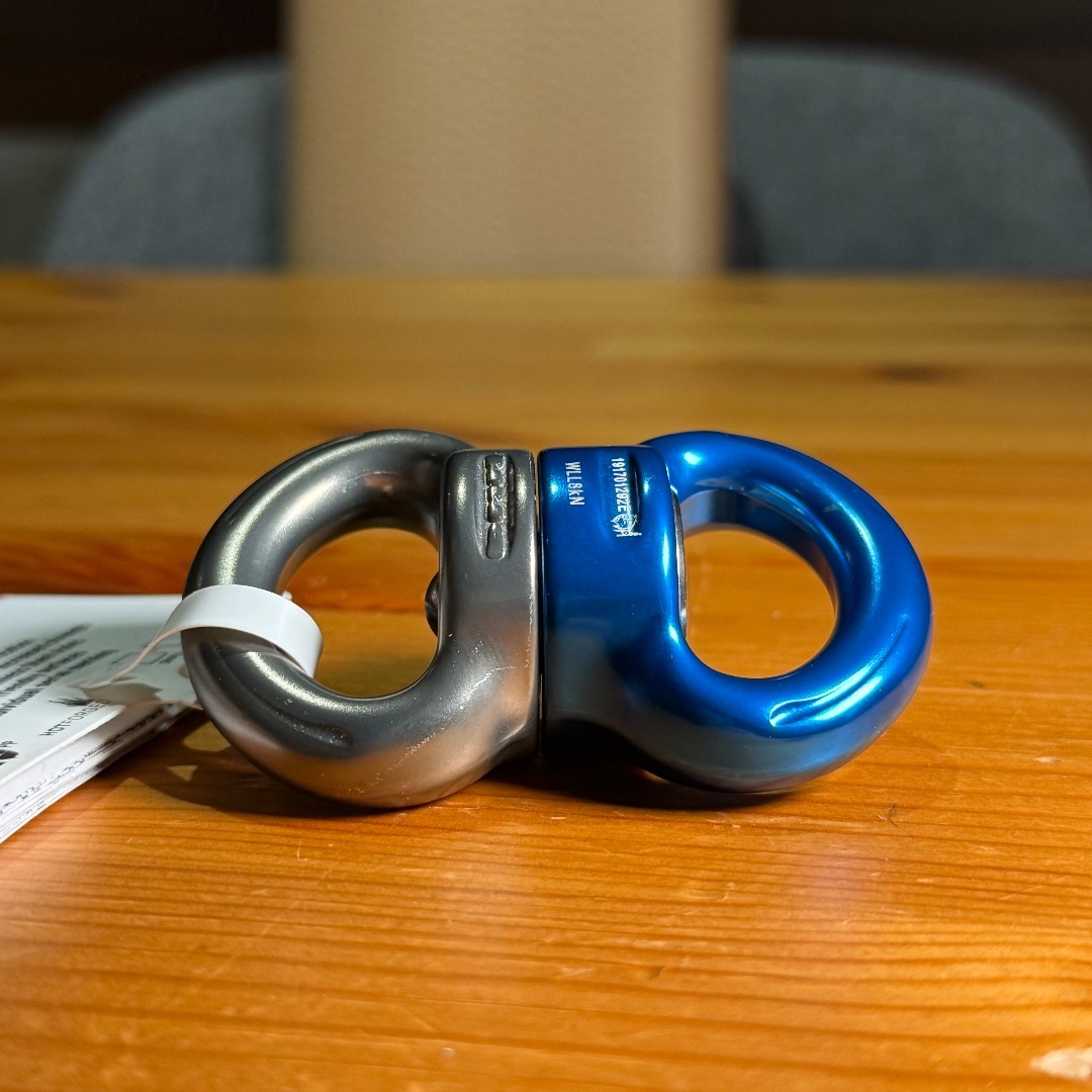 英国製 DMMアクシススイベルS Axis Swivel クライミングコネクター スポーツ/アウトドアのアウトドア(登山用品)の商品写真