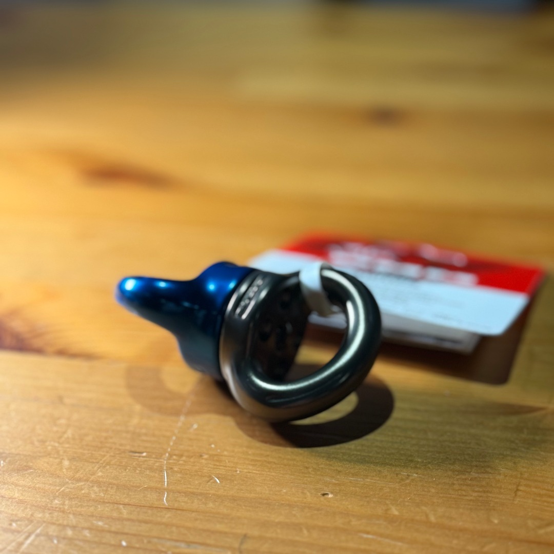 英国製 DMMアクシススイベルS Axis Swivel クライミングコネクター スポーツ/アウトドアのアウトドア(登山用品)の商品写真