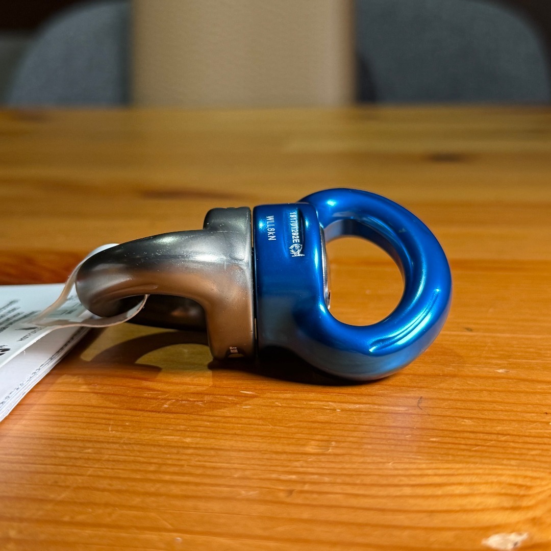 英国製 DMMアクシススイベルS Axis Swivel クライミングコネクター スポーツ/アウトドアのアウトドア(登山用品)の商品写真