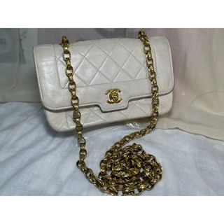シャネル(CHANEL)のCHANEL シャネル　CC マトラッセ　白　チェーンショルダー　バッグ　207(ショルダーバッグ)