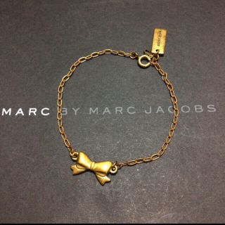 マークバイマークジェイコブス(MARC BY MARC JACOBS)のMARC JACOBSリボンブレスレット(ブレスレット/バングル)