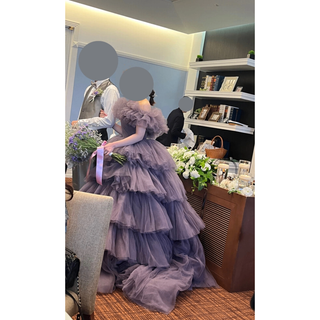 実例写真！豪華！ カラードレス パープル オフショル プリーツスカート 派手な(ウェディングドレス)