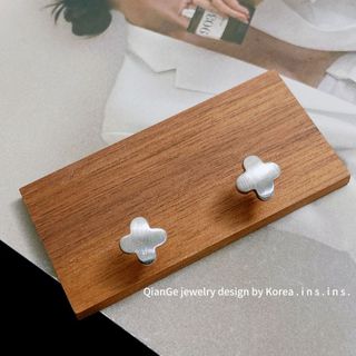 シンプル クローバー ピアス シルバー165(ピアス)