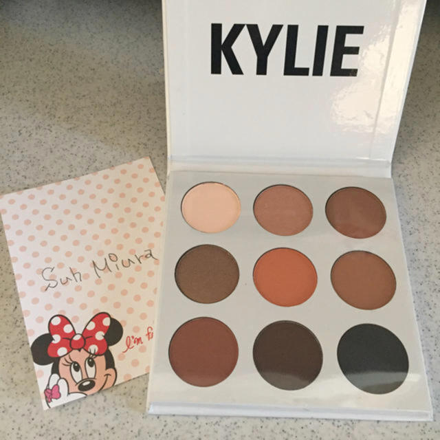 Kylie Cosmetics - The Bronze Palette 正規品 アイシャドウパレットの ...