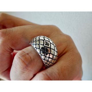 仁尾彫金『一つ星ブラックダイヤ、パイソン甲丸リング』ハンドメイド460(リング(指輪))