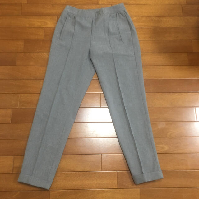 ZARA(ザラ)のZARA グレーきれいめパンツ レディースのパンツ(その他)の商品写真