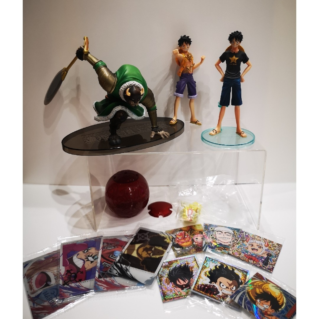 ONE PIECE(ワンピース)の【まとめ割引中】ワンピース フィギュア カード ウエハウスシール 14点セット エンタメ/ホビーのおもちゃ/ぬいぐるみ(キャラクターグッズ)の商品写真