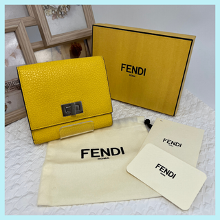 フェンディ(FENDI)の✨美品✨FENDI フェンディ ピーカブー コンパクトウォレット イエロー(財布)