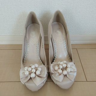 エニィスィス(anySiS)の新品✨ベージュ✨パンプス🌼22㌢(ハイヒール/パンプス)