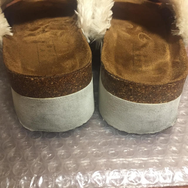 LOWRYS FARM(ローリーズファーム)のローリーズファーム▽ファーコンフォートサンダル レディースの靴/シューズ(サンダル)の商品写真