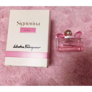 サルヴァトーレフェラガモ(Salvatore Ferragamo)のフェラガモ signorina in fiore ミニ香水(香水(女性用))