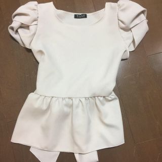 トッコ(tocco)のバックリボンの可愛いトップス❤️(カットソー(半袖/袖なし))