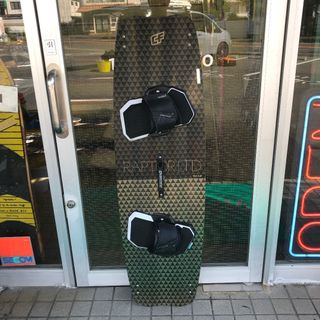 クレイジーフライ RAPTOR LTD 136 カイトボード超軽量ツインチップ(サーフィン)