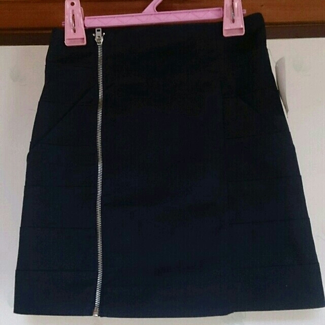 H&M(エイチアンドエム)のネイビータイトスカート レディースのスカート(ミニスカート)の商品写真