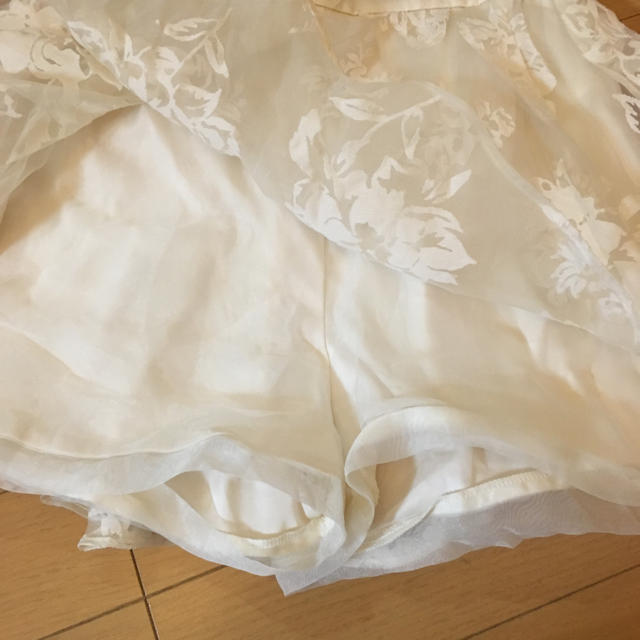 SNIDEL(スナイデル)のsnidelオーガンジーフラワースカパン レディースのスカート(ミニスカート)の商品写真