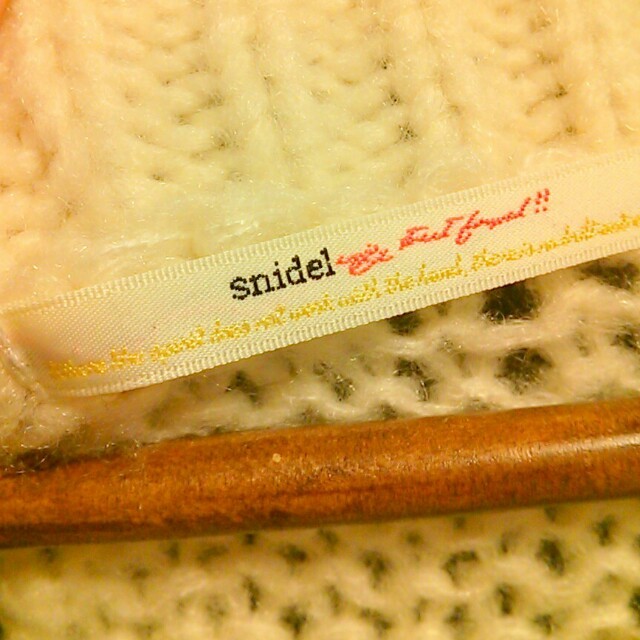 SNIDEL(スナイデル)のsnidel♥フリンジニットオフホワイト レディースのトップス(ニット/セーター)の商品写真