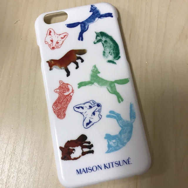 MAISON KITSUNE'(メゾンキツネ)のメゾンキツネ  iPhone6ケース スマホ/家電/カメラのスマホアクセサリー(iPhoneケース)の商品写真