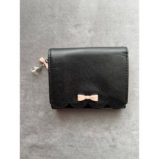ジルスチュアート(JILLSTUART)の未使用 本革 ジルスチュアート 折り財布 リボン ヤギ革 ブラック ピンク(財布)