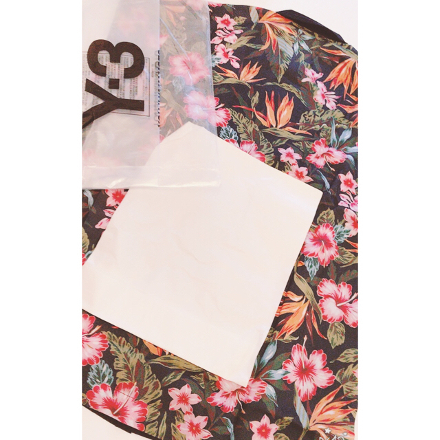 Y-3(ワイスリー)のY-3 花柄シャツ メンズのトップス(Tシャツ/カットソー(半袖/袖なし))の商品写真