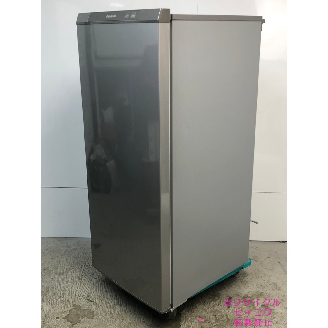 【中古】パナソニック冷凍庫 121L 2023年式2509111804 スマホ/家電/カメラの生活家電(冷蔵庫)の商品写真