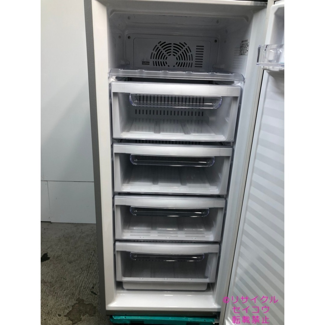 【中古】パナソニック冷凍庫 121L 2023年式2509111804 スマホ/家電/カメラの生活家電(冷蔵庫)の商品写真