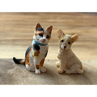 【新品】猫と犬の置物