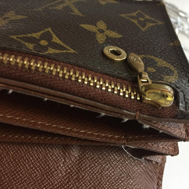 LOUIS VUITTON(ルイヴィトン)のヴィトンチェーン付き長財布使用感あり レディースのファッション小物(財布)の商品写真