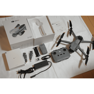 ディージェイアイ(DJI)の【中古美品】DJI AIR 2S 標準パッケージ(ホビーラジコン)