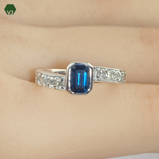 【31-18】サファイア　ダイヤモンド　リング　S0.6ct　D0.28ct(リング(指輪))