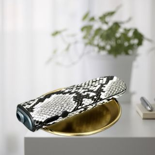 アイコス IQOS ILUMA ONE 対応 スネーク デザイン ケース  軽量(タバコグッズ)