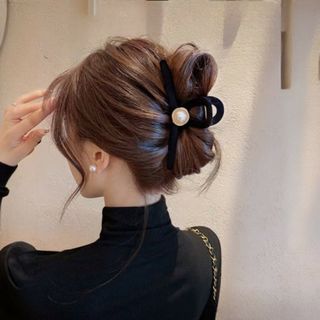 パール付ベルベットヘアクリップ パーティー　 簡単装着 普段使い韓国 nk-10(バレッタ/ヘアクリップ)