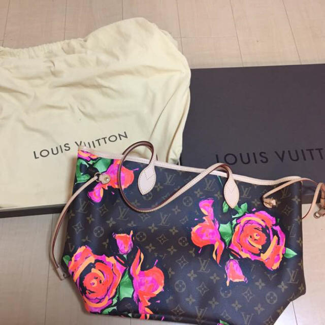 LOUIS VUITTON(ルイヴィトン)の新品同様 最終値下 レア ヴィトン ローズ ネヴァーフル レディースのバッグ(トートバッグ)の商品写真