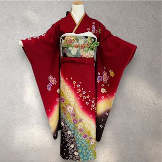 振袖　振袖フルセット　赤系　金通し　桜　花びら　正絹(振袖)