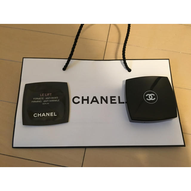 CHANEL(シャネル)のCHANEL♡チーク サンプル付き コスメ/美容のベースメイク/化粧品(チーク)の商品写真